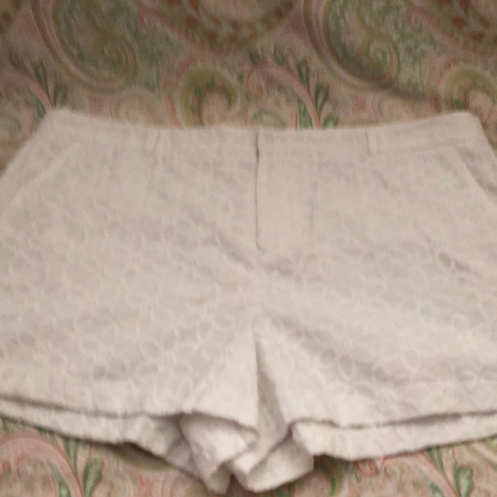 Elle white shorts